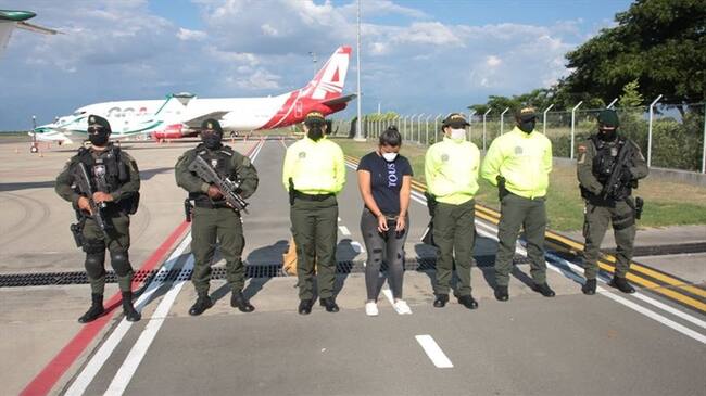 Ana Milena Flórez, fue detenida en un operativo conjunto de la Policía, la Fuerza Aérea Colombiana y la Fiscalía. Foto: Policía Nacional