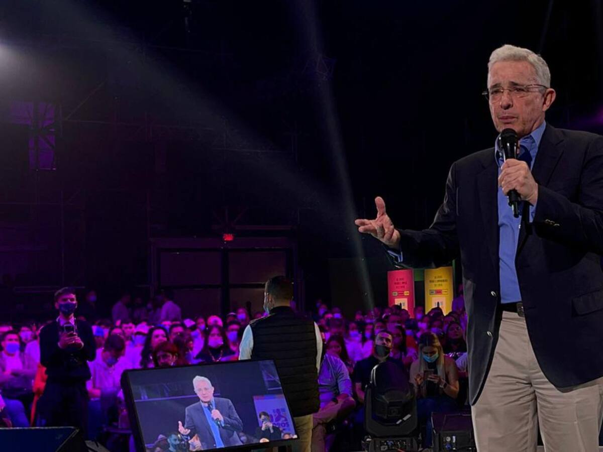 Álvaro Uribe en Al Oído: ¿cuál es la situación de seguridad del país y qué debería hacer el Gobierno?