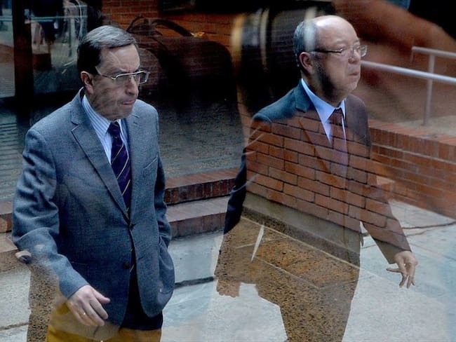 La Fiscalía explicó que la audiencia del expresidente de Corficolombiana, José Elías Melo (izquierda), se frustró por razones ajenas a ella. Foto: Colprensa