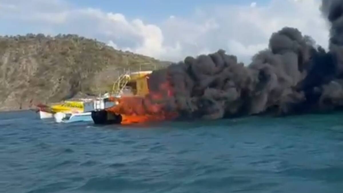 Katamarán Tayrona se incendió en playas de El Rodadero