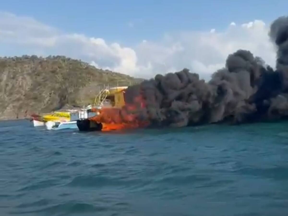 Katamarán Tayrona se incendió en playas de El Rodadero