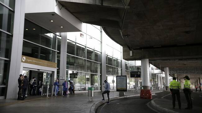 La aerolínea American Airlines se excusó debido a la "fatiga del piloto". . Foto: Colprensa