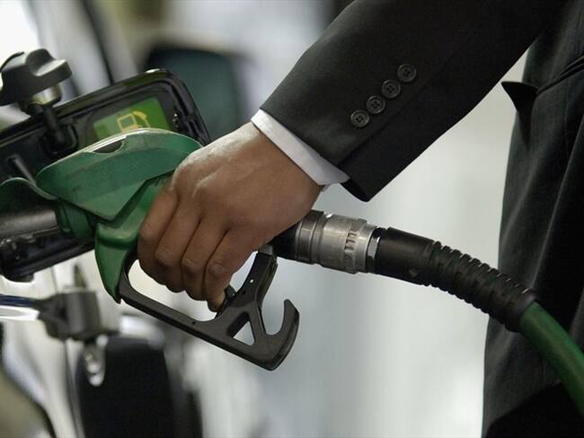 Estaciones de gasolina en Bogotá que roben a sus clientes podrían ser multadas o cerradas
