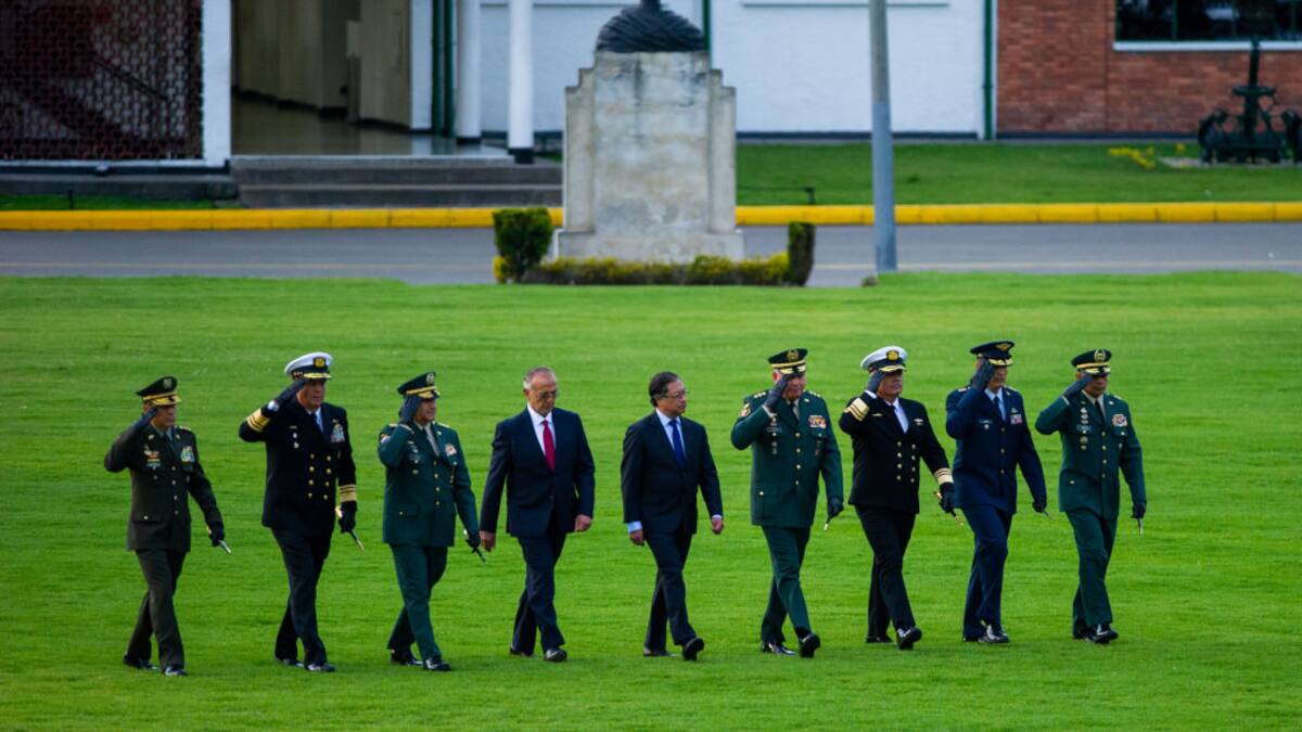 Por primera vez habla uno de los generales retirados por decisión del presidente Gustavo Petro
