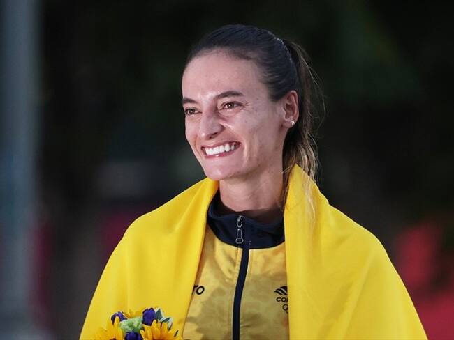 Sandra Arenas se colgó la medalla de plata en marcha atlética de los Juegos Olímpicos de Tokio 2020. Foto: Lintao Zhang/Getty Images