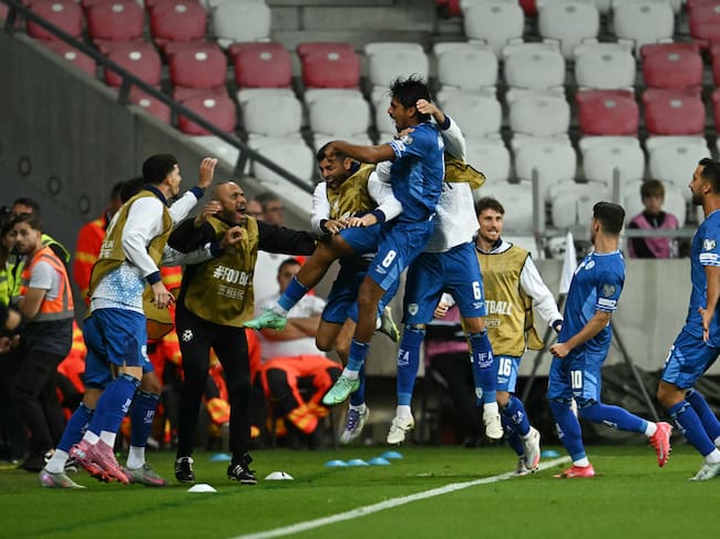 Italia derrotó 5-4 a Israel y se ilusiona con clasificar al Mundial 2026. (Photo by Attila KISBENEDEK / AFP)