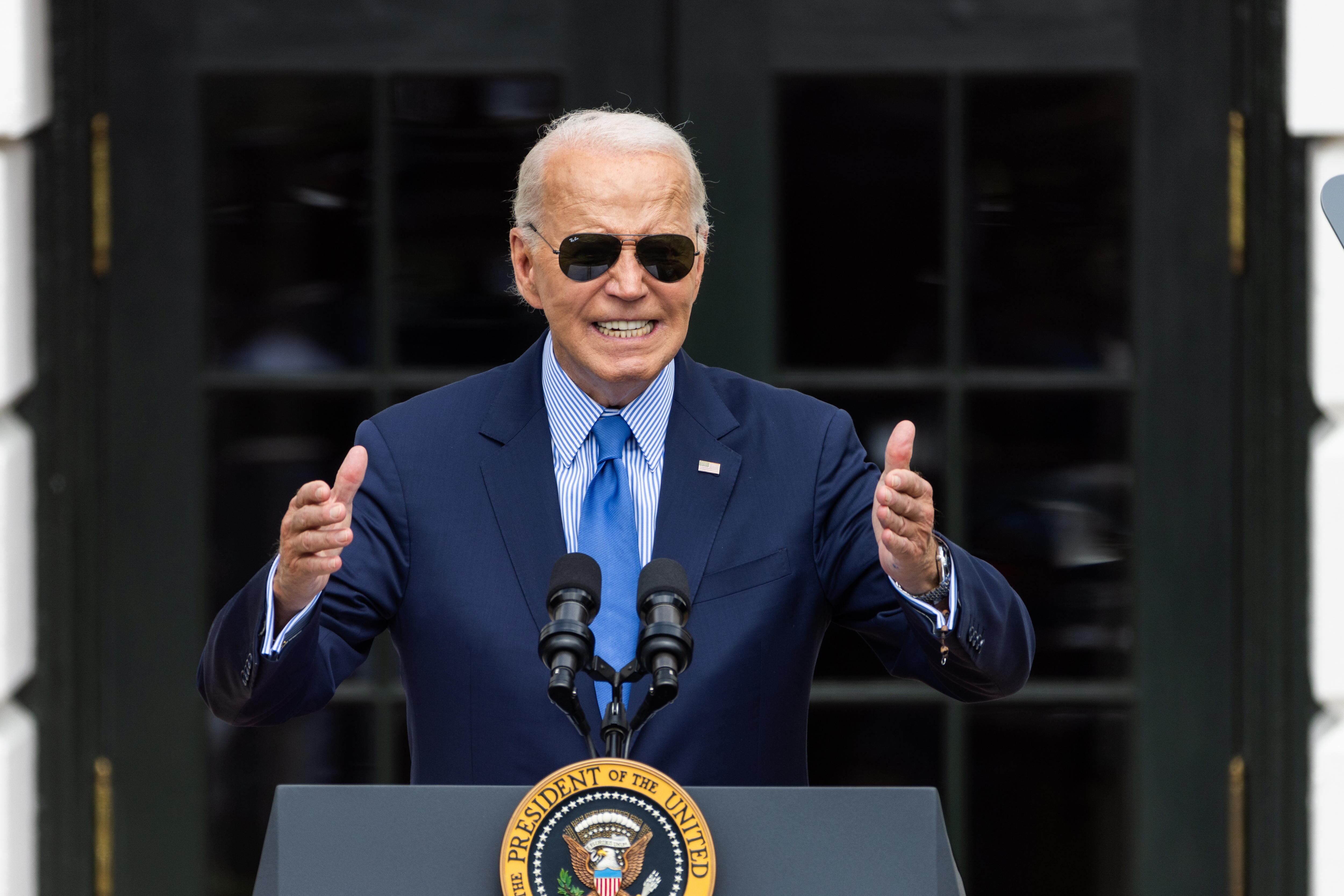 Washington (United States), 13/09/2024.- US President Joe Biden speaks at a 'brunch in celebration of Black excellence' on the South Lawn of the White House in Washington, DC, USA, 13 September 2024. Biden used the opportunity to take several swipes at Republican presidential candidate Donald Trump. EFE/EPA/JIM LO SCALZO
