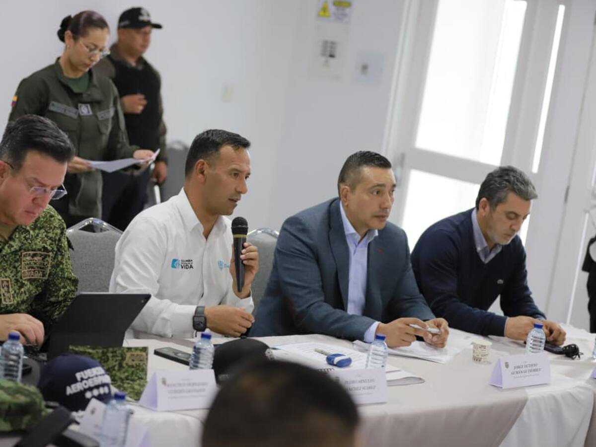 Si se dan las condiciones, emplearemos el bombardeo: ministro de Defensa