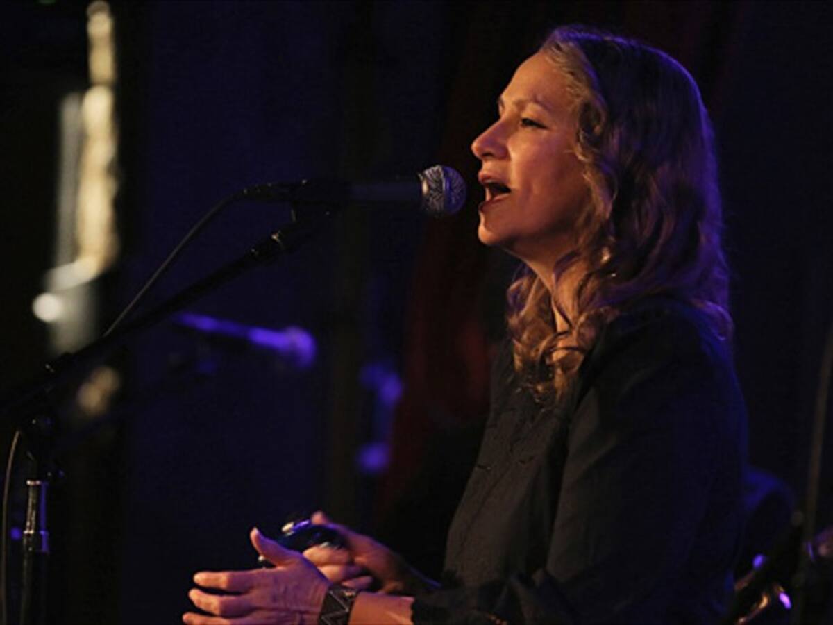 La historia detrás de la canción One Of Us de Joan Osborne
