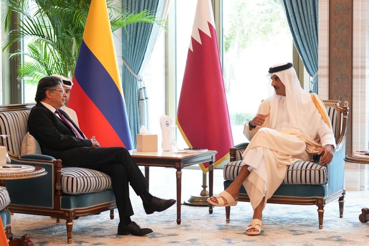 Presidente Gustavo Petro y el emir Tamim bin Hamad Al Thani. Foto: cortesía Presidencia de la República.