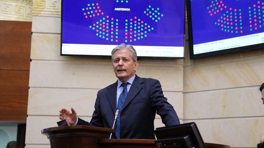 Leonidas Gómez aspirará a la gobernación de su departamento. Foto: SenadoGovCo/ Twitter