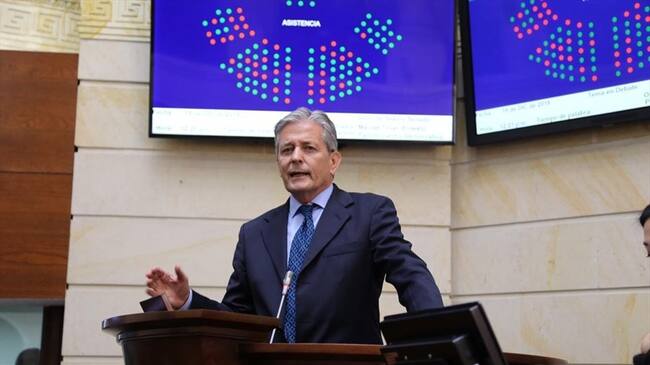 Leonidas Gómez aspirará a la gobernación de su departamento. Foto: SenadoGovCo/ Twitter