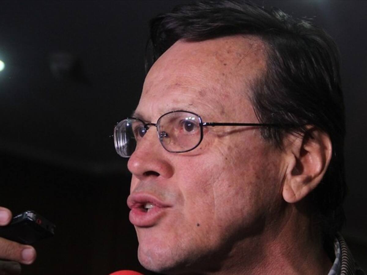 Este proyecto es una actitud dictatorial: Fabio Arias sobre regular la protesta