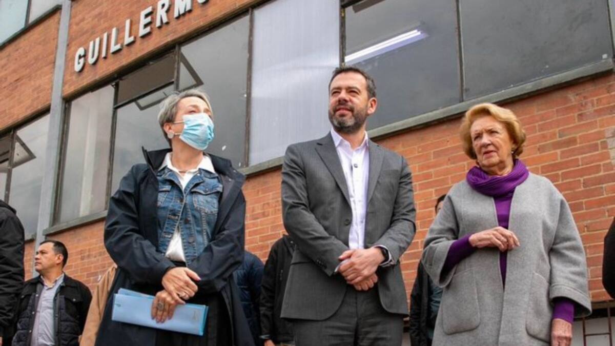 Alcalde Carlos Fernando Galán conmemoró centenario del periodista Guillermo Cano en Bogotá