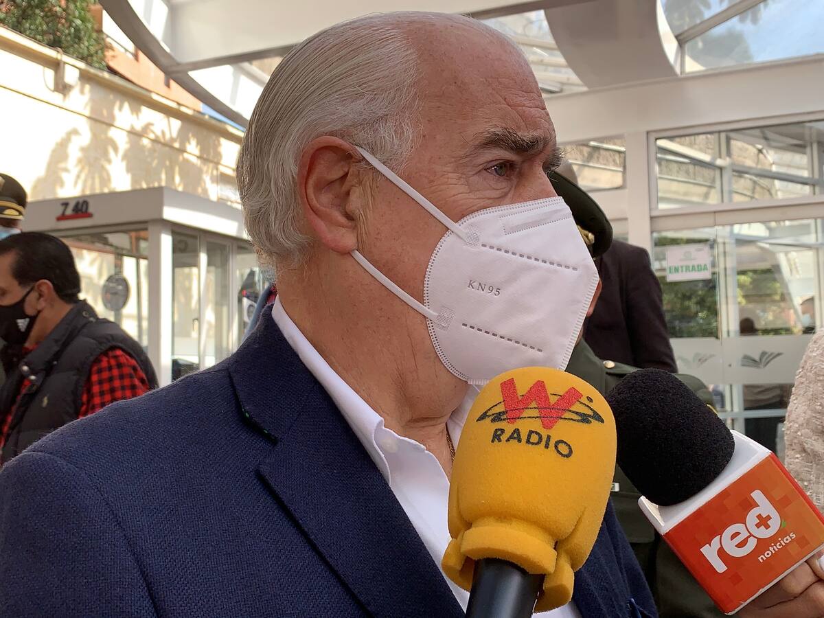 Andrés Pastrana interpone queja disciplinaria contra el registrador Alexander Vega