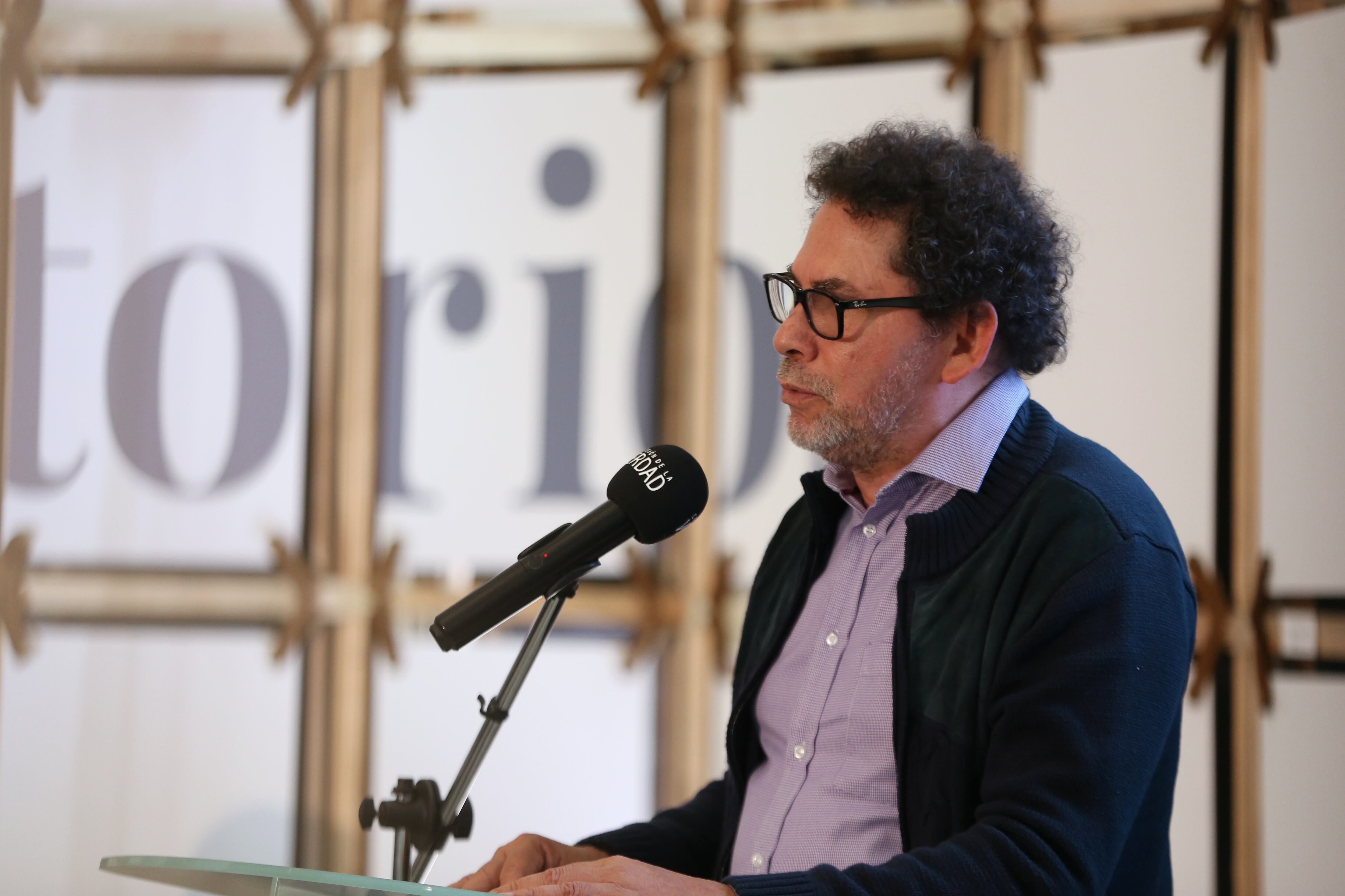 Bogotá, 9 de marzo de 2020. En la sede de la Comisión de la verdad se realiza este lunes una sesión denominada espacio de escucha, evento programado sobre hechos de violencia contra exintengrantes de las Farc. En la foto: Pastor Alape. (Colprensa - Álvaro Tavera)