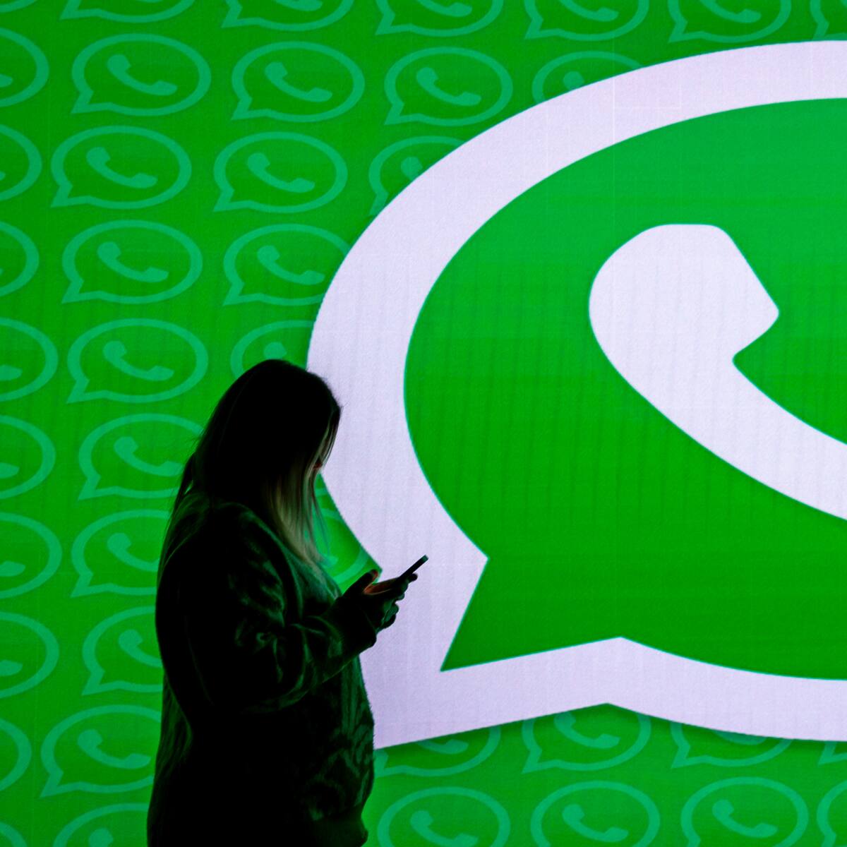 ¿Cómo personalizar y cambiar el color de WhatsApp en su celular? Paso a paso para hacerlo