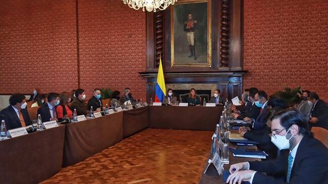 El director de Migración Colombia, Juan Francisco Espinosa, ratificó su compromiso de crear una oficina permanente en. Foto: Cortesía Cancillería