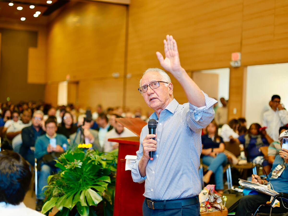 “Si no es en el Congreso será en consultas, referendos o constituyentes”: MinSalud sobre reformas