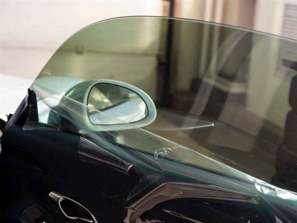 ¿Cómo solicitar el permiso para transitar con vidrios polarizados?