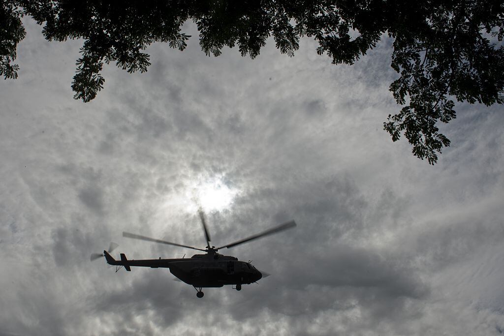 Helicóptero MI-17. (Photo credit should read LUIS ROBAYO/AFP via Getty Images)