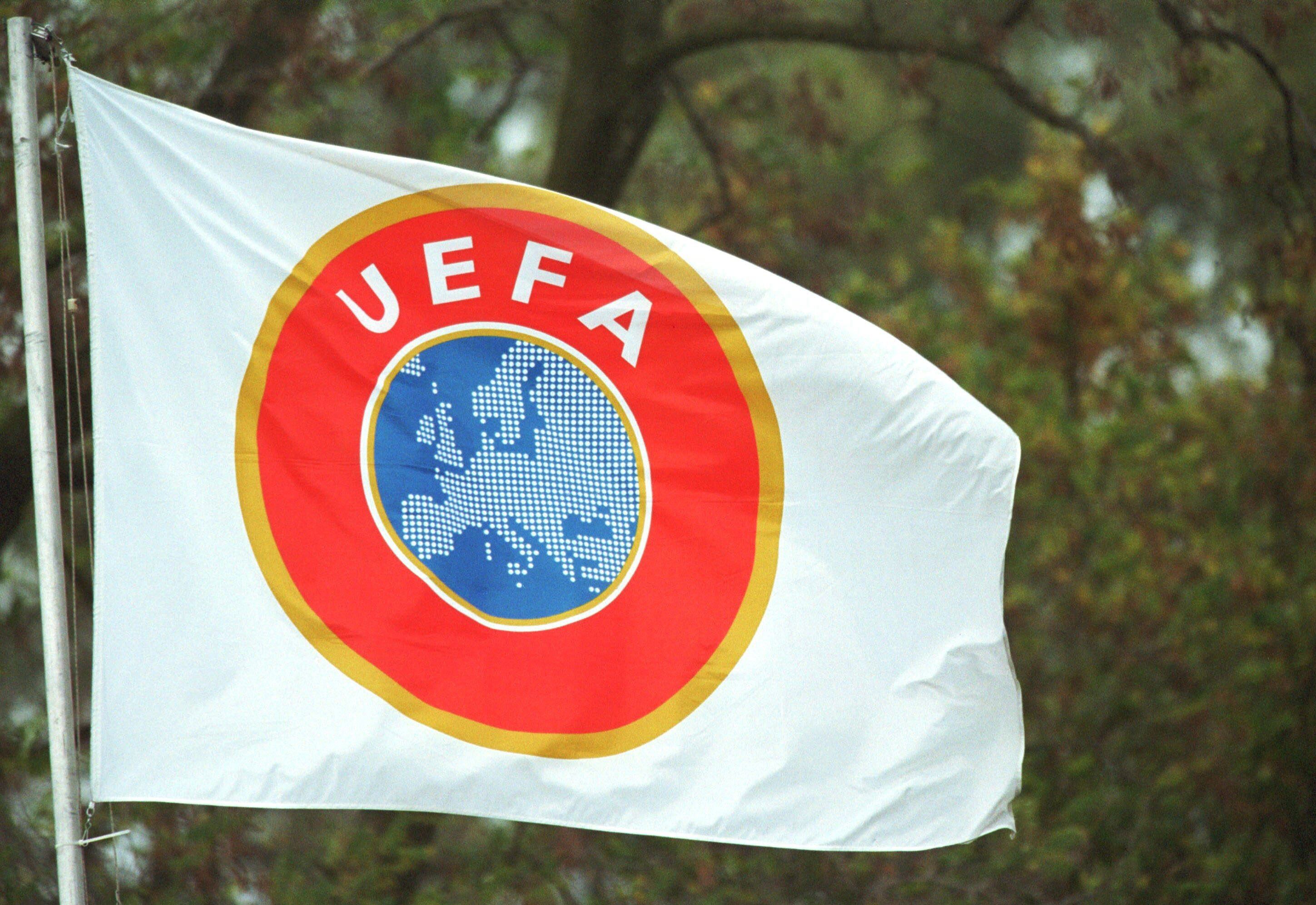 Bandera de la UEFA, Foto: Christof Koepsel/Bongarts/Getty Images