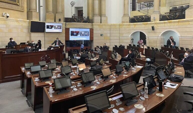 ¿Cuál es su opinión sobre las celebridades en la política? #FamososEnPolíticaSon. Foto: Colprensa-prensa Senado