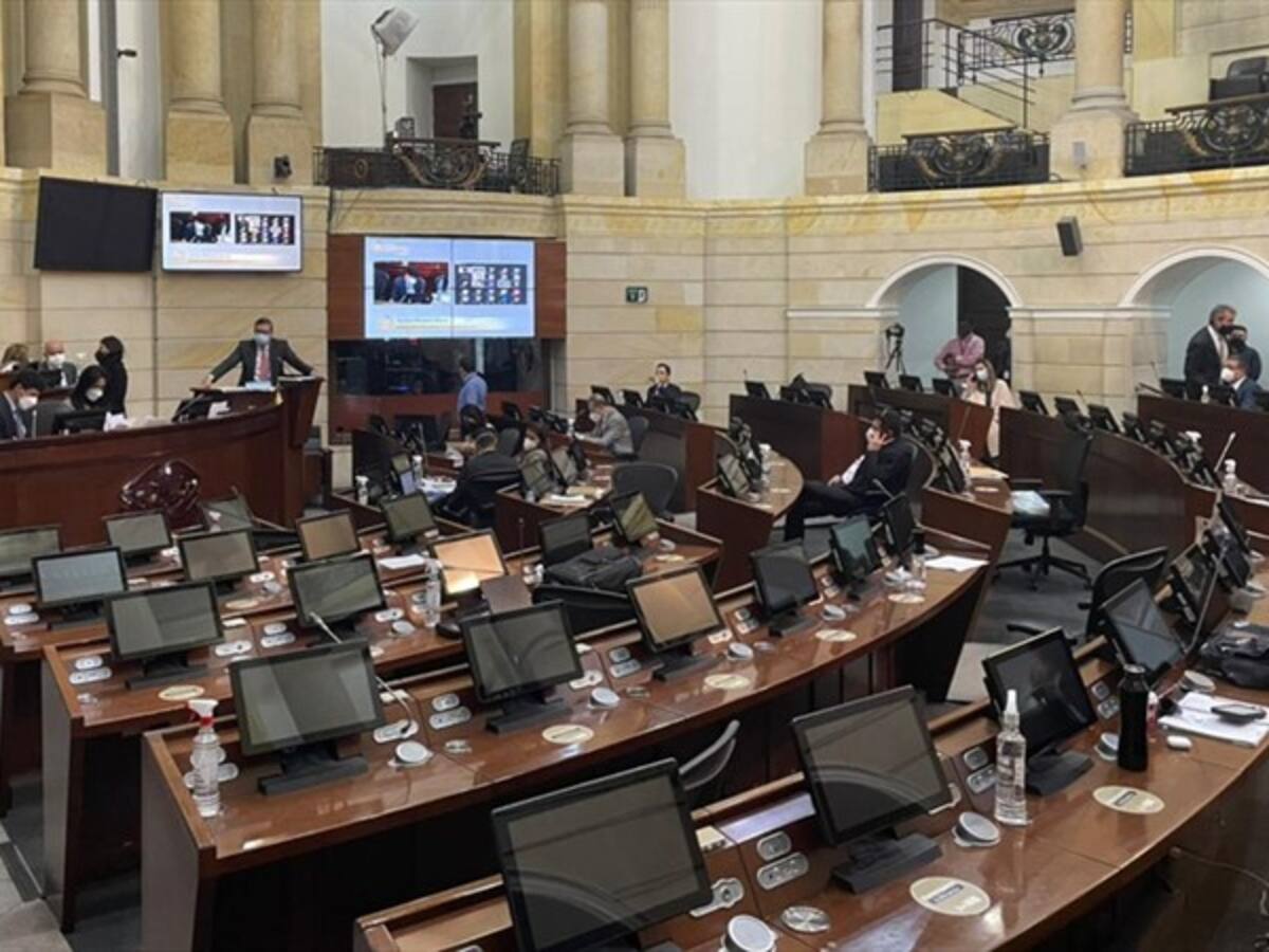 ¿Cuál es su opinión sobre las celebridades en la política? #FamososEnPolíticaSon