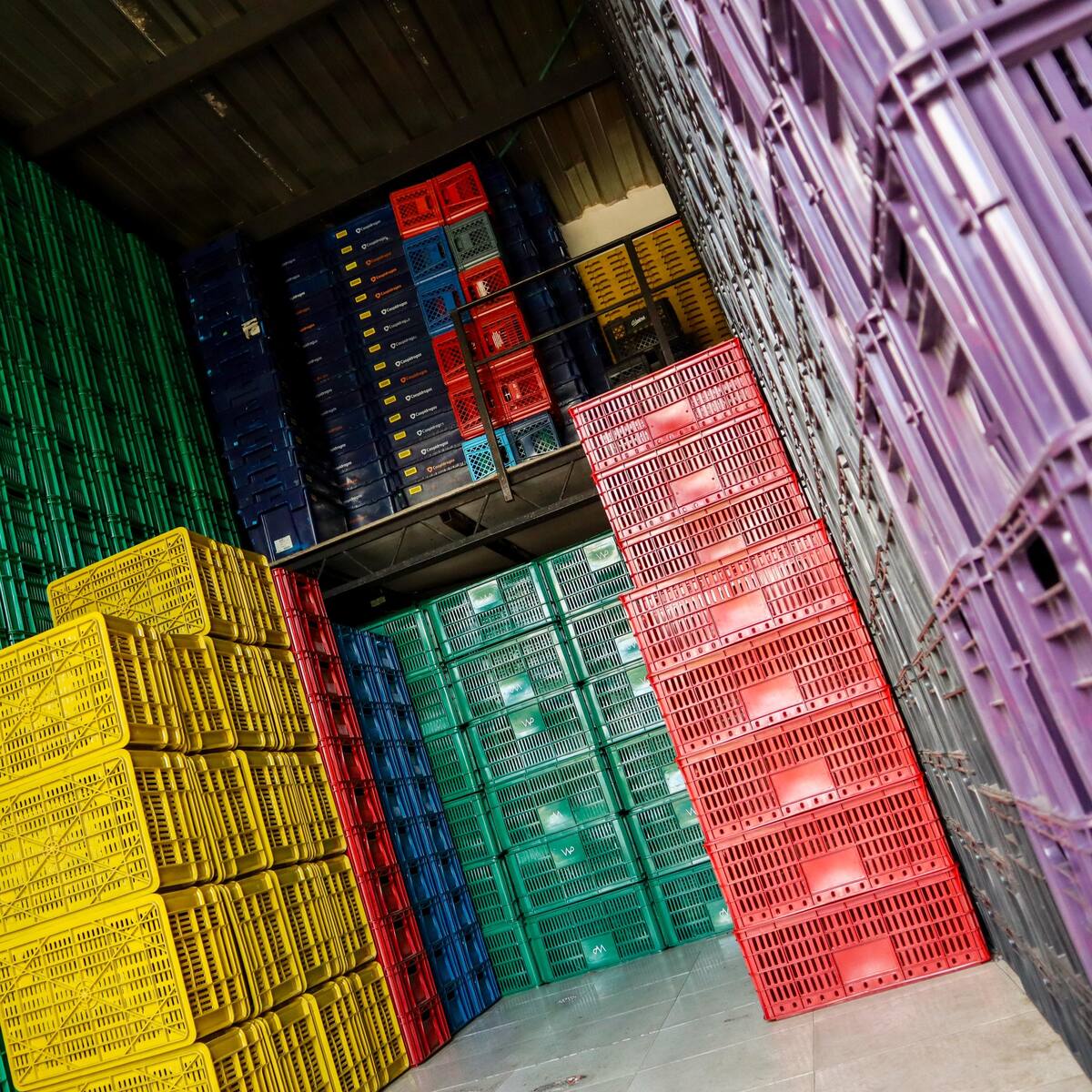 Incautan 4.000 canastillas presuntamente hurtadas en operativos en Kennedy