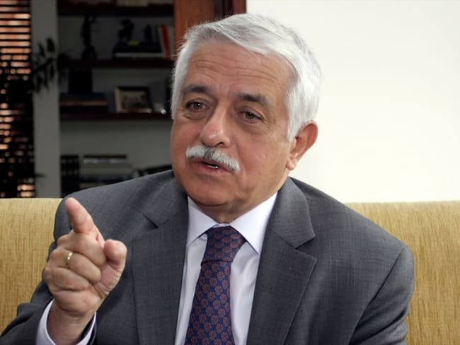 El exfiscal Alfonso Valdivieso (periodo 1994-1997) se reunirá con la Comisión de la Verdad. Foto: Colprensa / GERMÁN ENCISO