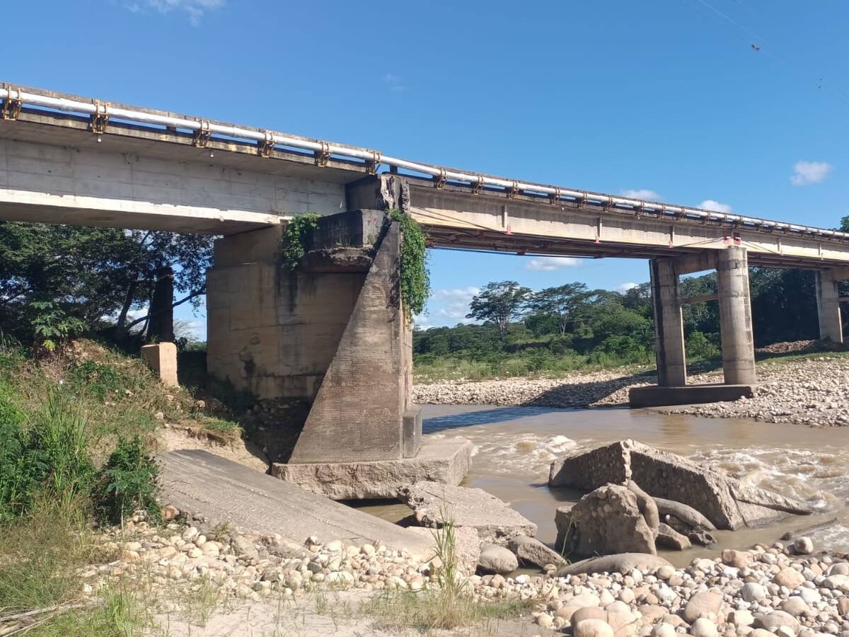 Invías atiende emergencia en el puente Ramón Basurto que cruza el río Ariporo
