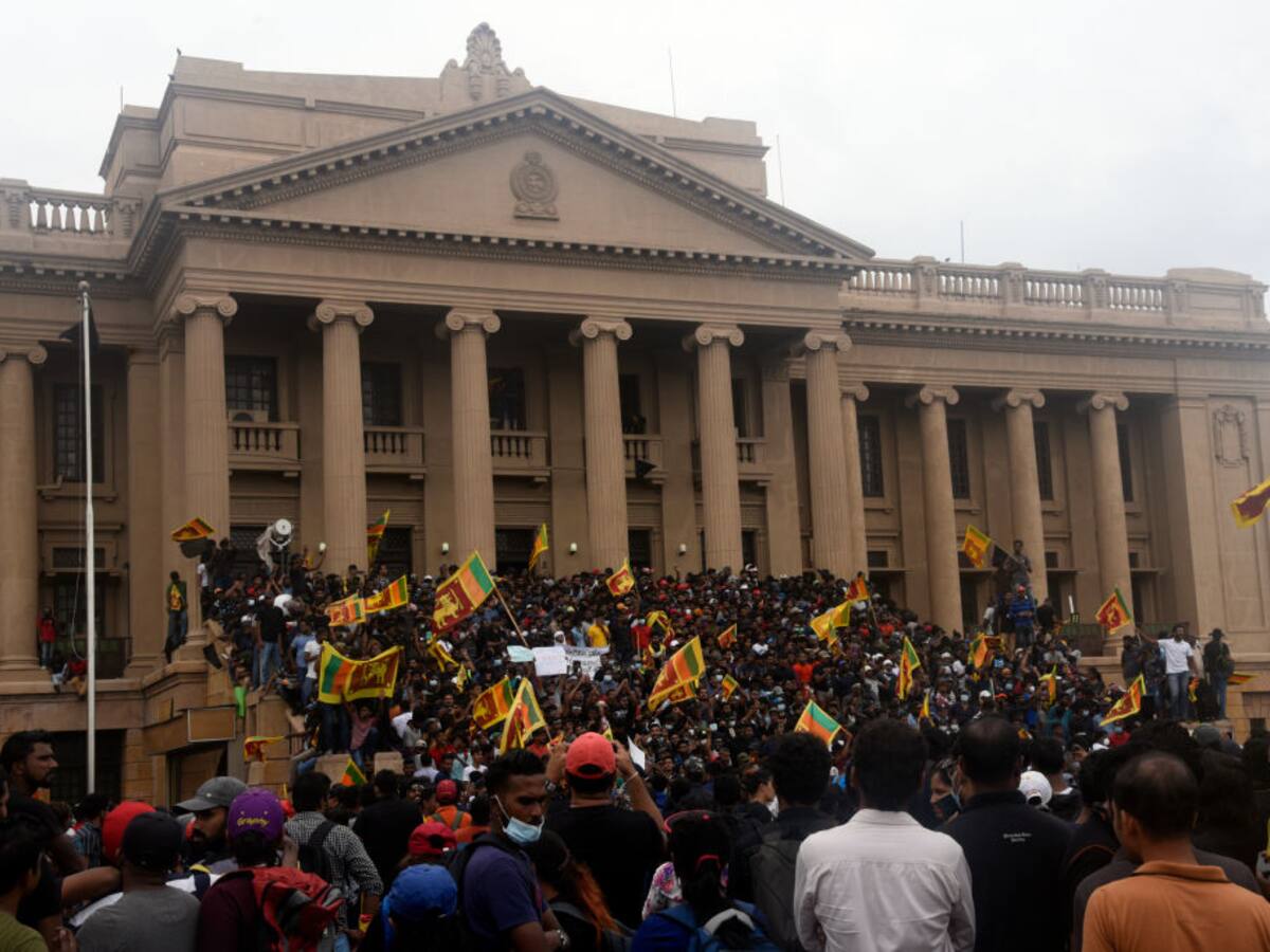 Situación en Sri Lanka es incierta tras huida del presidente por protestas