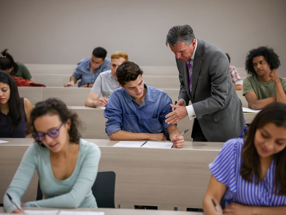 ¿Cuándo se pueden retirar las cesantías para estudio? Requisitos y paso a paso