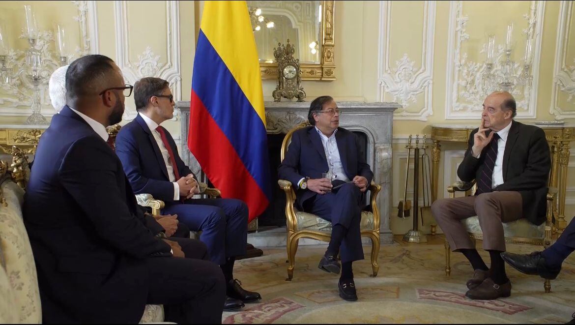 Gustavo Petro recibió credenciales del embajador de Venezuela en Colombia, Felix Plasencia