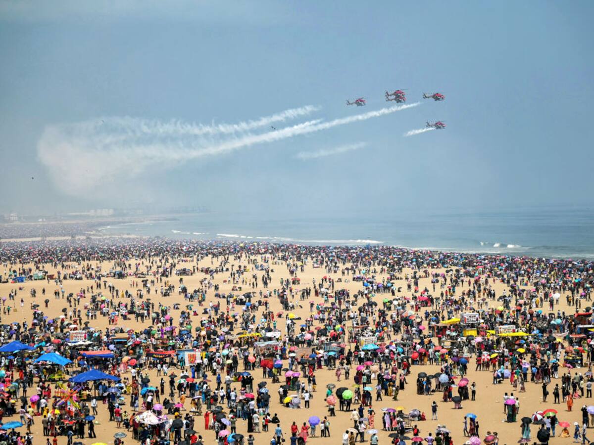 Al menos cinco muertos y 40 heridos durante un espectáculo de la Fuerza Aérea en India