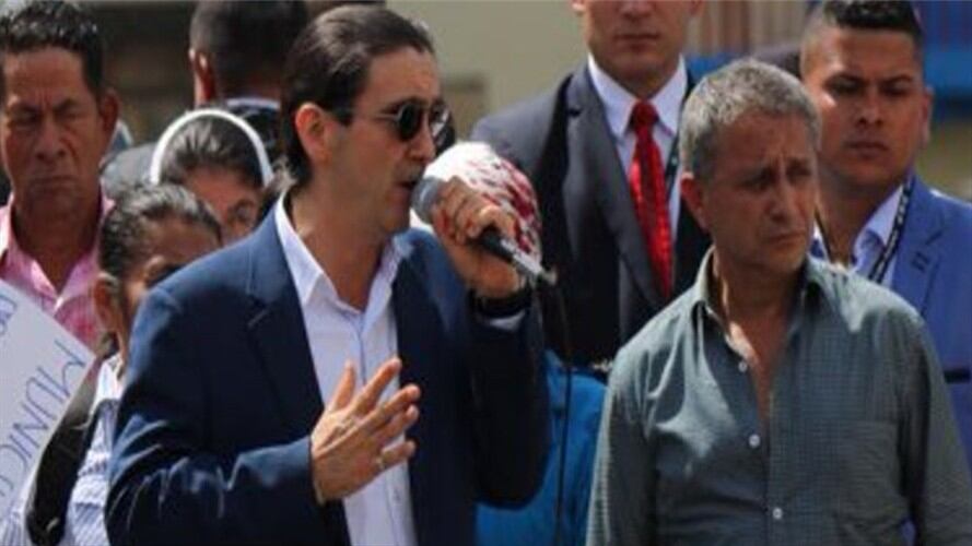 El representante a la Cámara por Santander, dijo que este anuncio de una nueva guerrilla en el país, también es un llamado al Gobierno Nacional.. Foto: Twitter Jairo Cala.