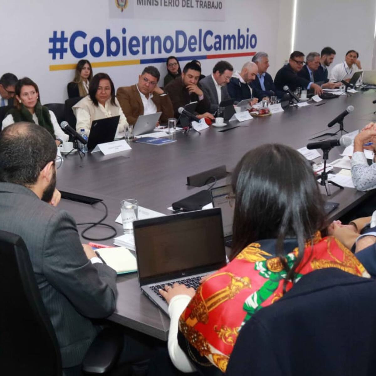 No hay tiempo para concertar las reformas laboral y pensional: Fenalco