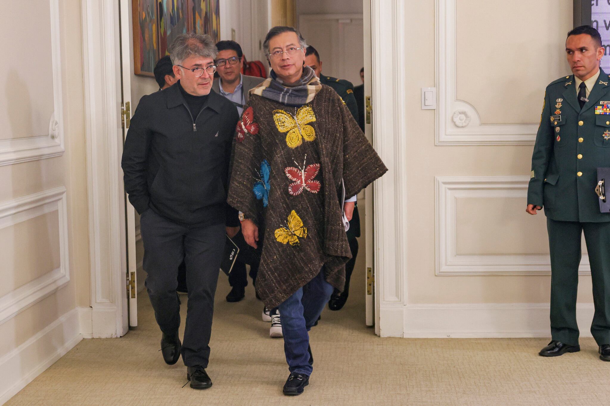 Durante el consejo de ministros de este martes 19 de agosto, Petro cuestionó a alcaldes que aparecieron con una bandera de Colombia en Congreso de la ANDI. Foto: Joel González - Presidencia de la República.