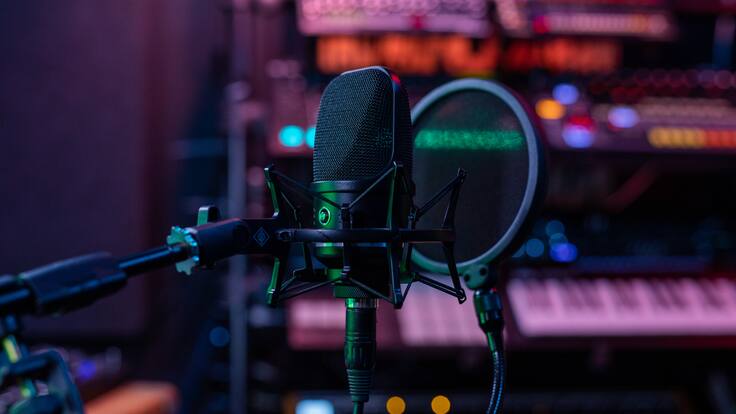 Futuro y trabajo están en riesgo: actores de doblaje mexicanos denuncian clonación de sus voces con IA