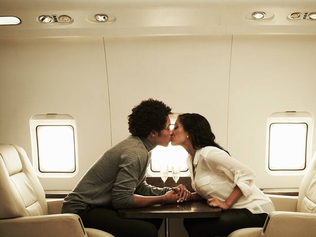 Love Cloud, la empresa que ofrece vuelos charters para encuentros románticos