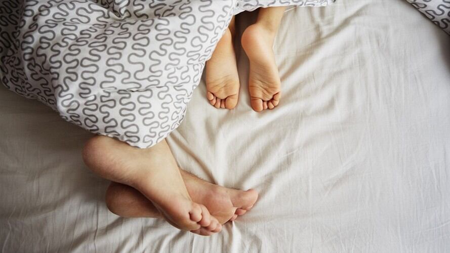 Una investigación de la Unviersidad de Warwik, Inglaterra reveló de qué manera los hijos afectan los patrones de sueño de los padres.. Foto: Getty Images