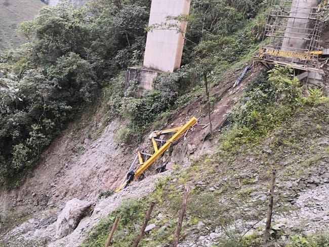 Cinco muertos dejó el colapso del puente La Pala, en vía Bogotá-Villavicencio. Foto: Colprensa
