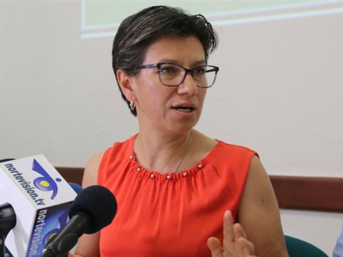 El fiscal es de Vargas Lleras y no es neutral: senadora Claudia López