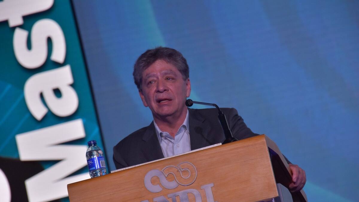 Bruce Mac Master le responde a Benedetti por “bloqueo a laboral”: no tiene ni idea de lo que habla