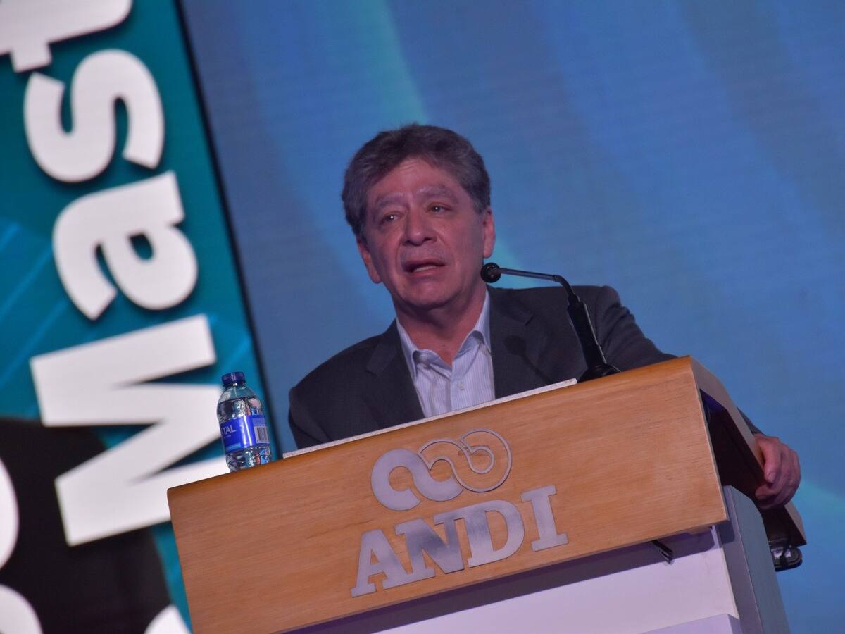 Bruce Mac Master le responde a Benedetti por “bloqueo a laboral”: no tiene ni idea de lo que habla
