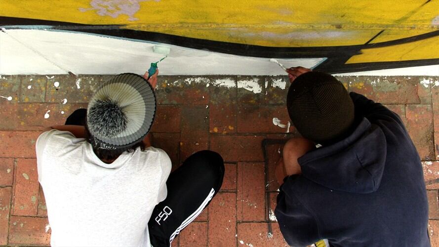 La noticia tomó por sorpresa a los familiares del joven asesinado por un miembro de la policía que hoy está prófugo de la justicia. . Foto: Colprensa