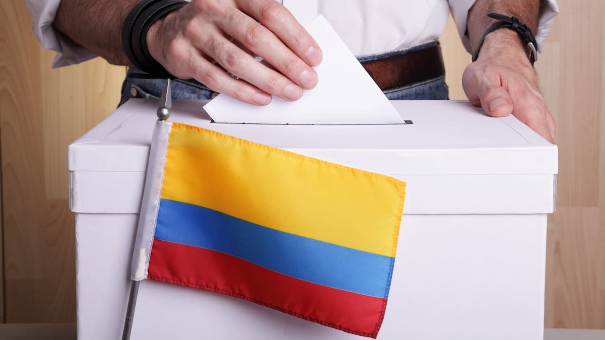 Mosqueteros: Rodolfo Hernández 44,68% y Gustavo Petro 43,83% en intención de voto