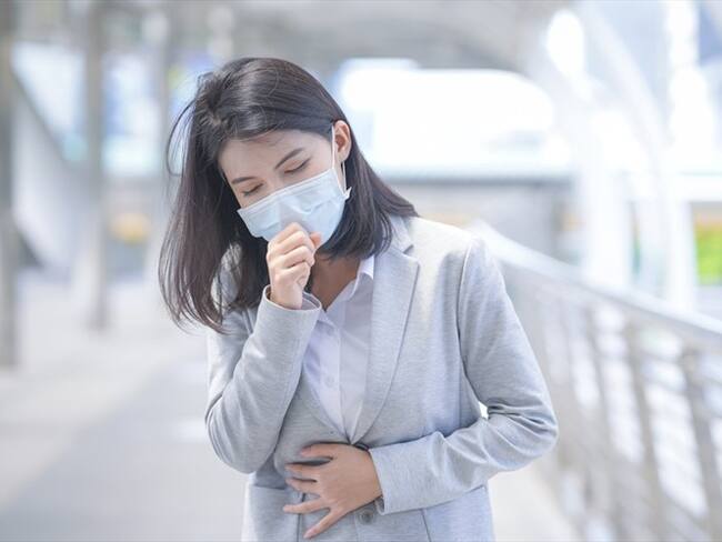 Un hombre ingresó a su habitación con la intención de violarla y ella simuló tos y le dijo que estaba infectada con el virus.. Foto: Getty Images