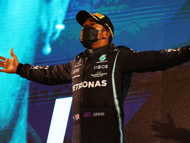 Lewis Hamilton gana la primera carrera del año en Baréin. Foto: Getty Images