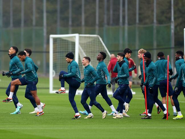Entrenamiento del Arsenal previo al partido contra el Oporto FC. (Foto por Andrew Redington/Getty Images)